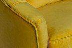 Кресло жёлтое велюровое