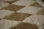 Ковер из меха альпаки натурального окраса с геометрическим рисунком "ромбы" 2,10 х 1,90 м