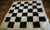 Ковер из меха альпаки с чёрно-белым рисунком "шахматная доска" 2,10 х 1,90 м