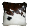 Подушка бело-коричневая с пятнами из коровьей шкуры