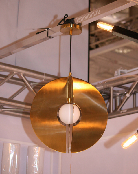 Светильник подвесной Фуко золото JJ10940-1D - купить в интернет магазине lamamia.ru с быстрой доставкой