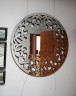 Зеркало круглое с декоративным узором