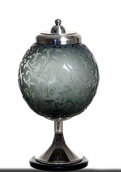 Интерьерная ваза из стекла и хромированного металла