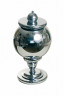 Интерьерная ваза из хромированного металла с крышкой