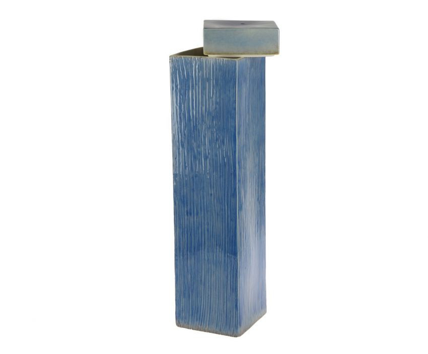 Синяя декоративная ваза с крышкой из фарфора