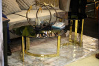 Столик золотистый круглый с тонированным стеклом