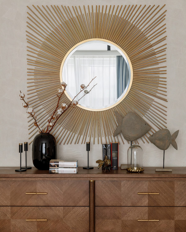 Зеркало металлическое в форме Солнца