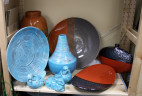 Керамическая ваза голубая с зауженным горлышком