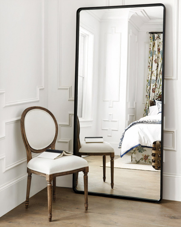 Зеркало Уилкокс напольное в чёрной раме