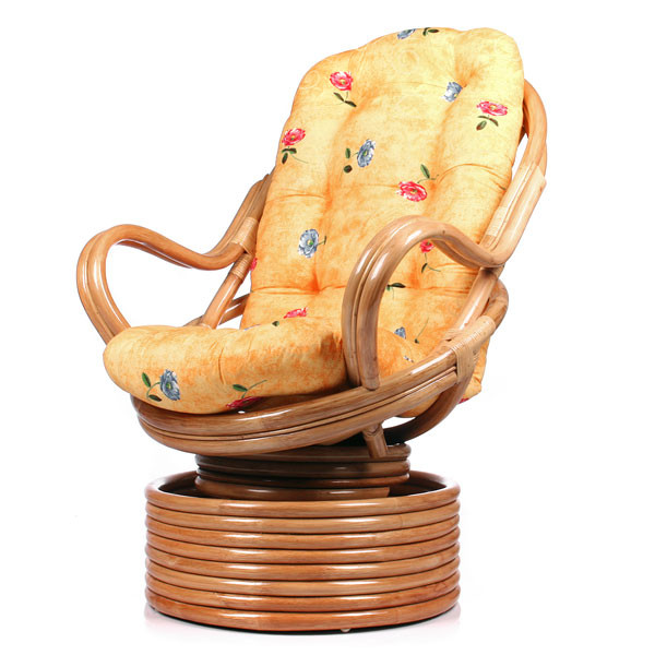 Кресло-качалка из ротанга цвета золотой мед с подушкой