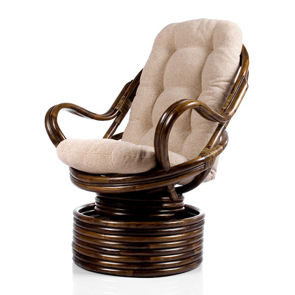 Кресло-качалка из ротанга цвета коньяк с подушкой