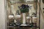 Декоративная ваза из стекла и натуральной ракушки