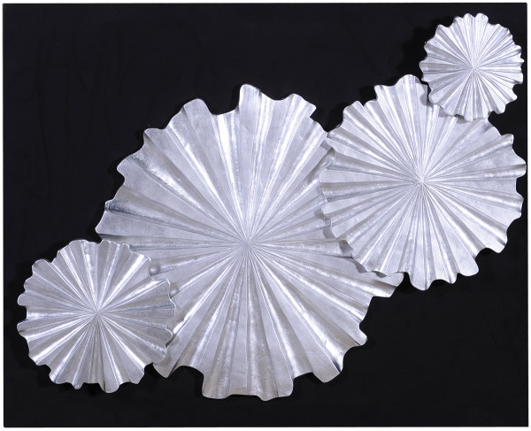 Панно серебристое на чёрном основании "Гвоздички"